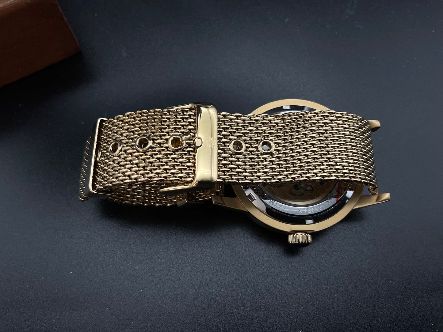 Gold-schwarze Raoul U. Braun RUB05-0410 Uhr