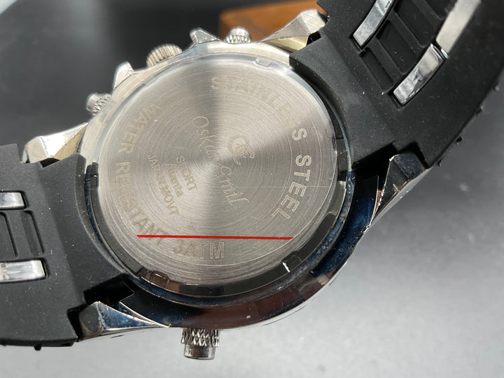 Schwarz-rote Oskar Emil Uhr