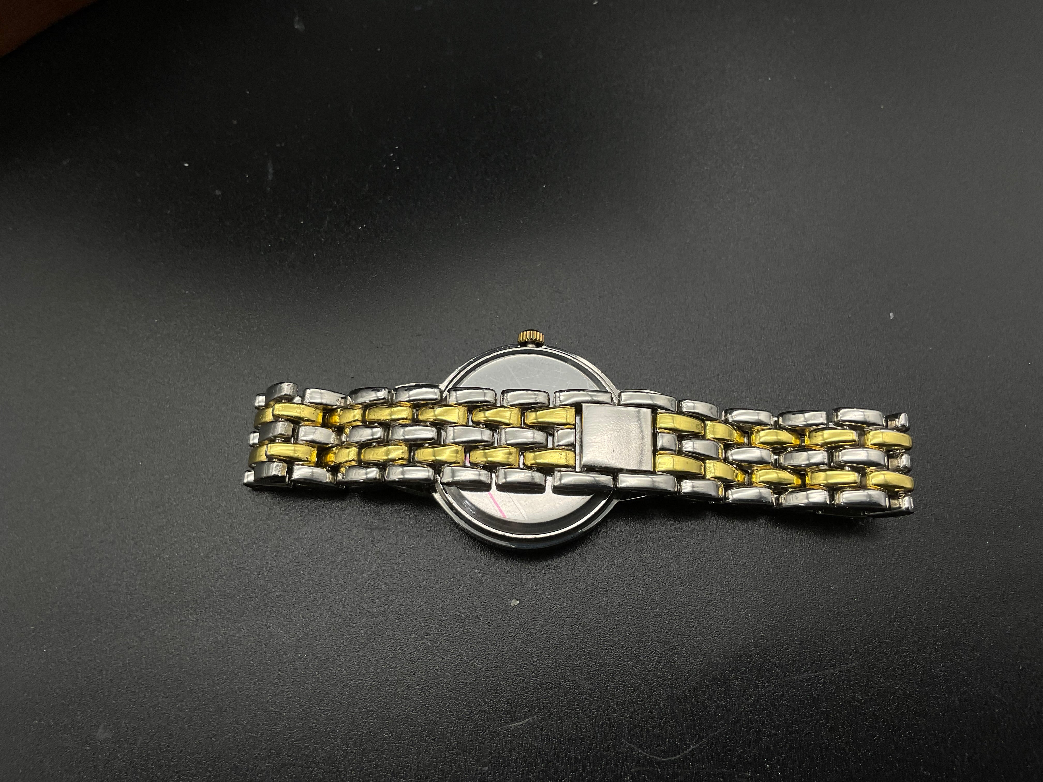 Silber-goldene ETERNAL Love Uhr