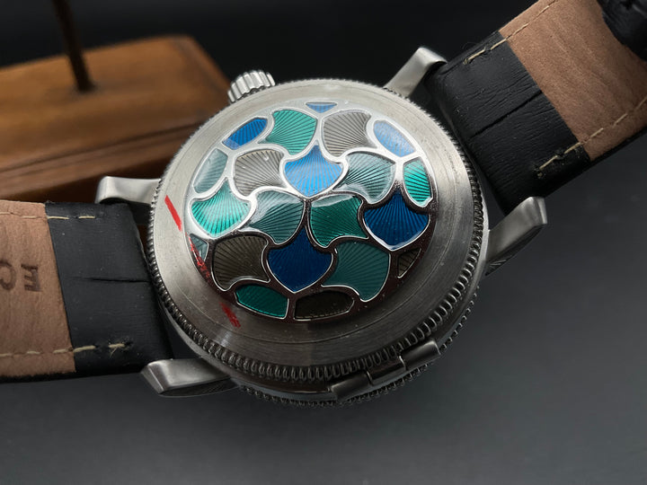 Silber-rote Portas Uhr