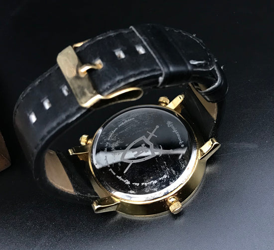 Gold-Schwarze Königswerk Uhr