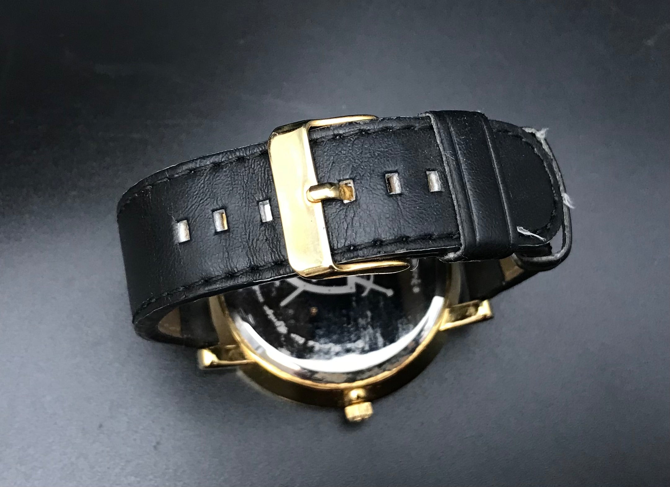 Gold-Schwarze Königswerk Uhr