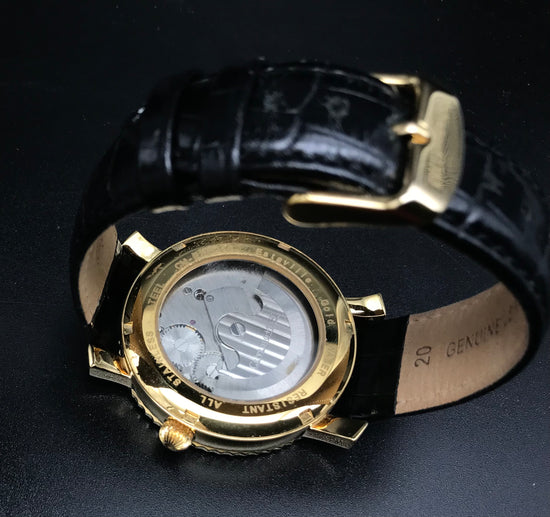 Gold schwarze Calvaneo 1583 Estaville Uhr