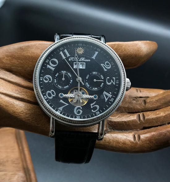 Schwarz Silberne Raoul U. Braun Uhr