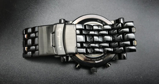 Schwarze Königswerk Uhr