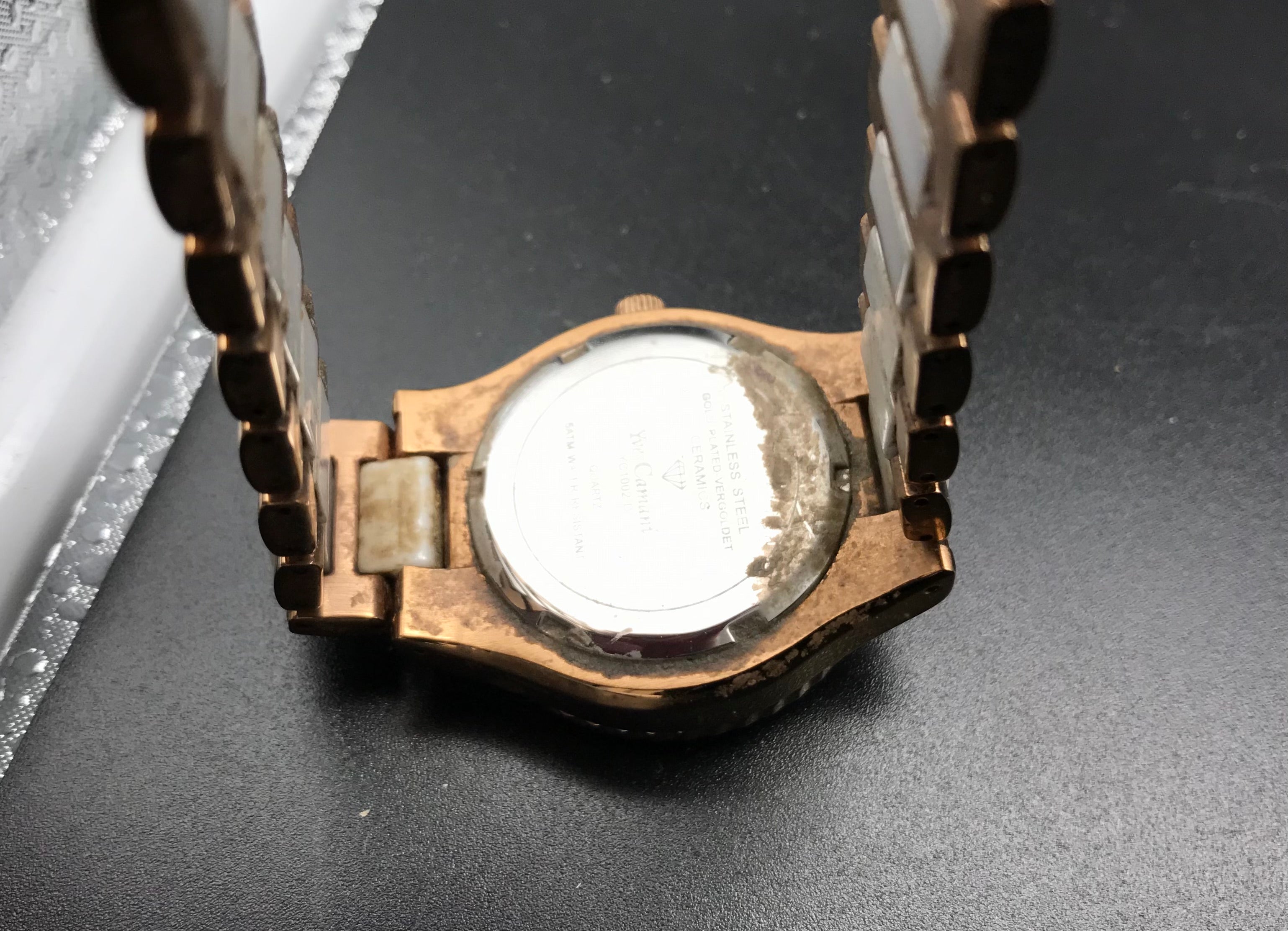 Roségold-weiße YvesCamini Uhr