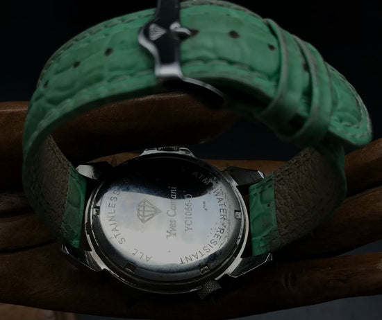 Grüne YvesCamini Uhr