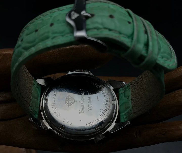 Grüne YvesCamini Uhr