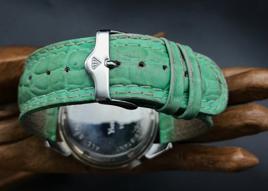 Grüne YvesCamini Uhr