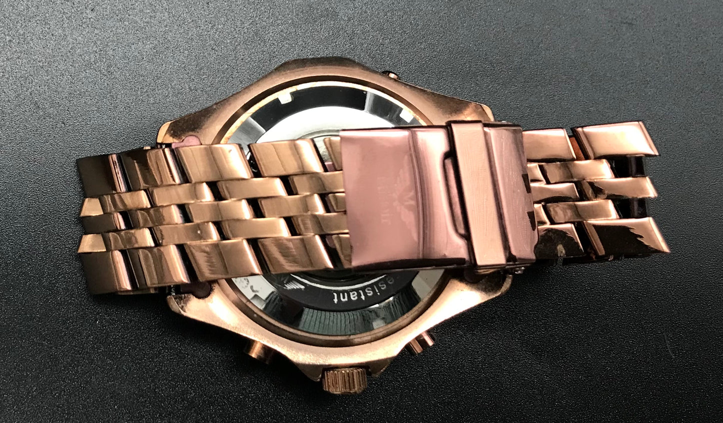 Braune Minoir Uhr