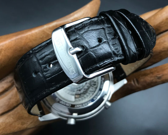 Weiß-silberne Calvaneo 1583 Uhr