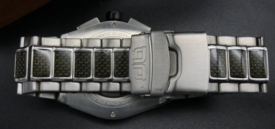 Schwarz-rot-silberne deLorean