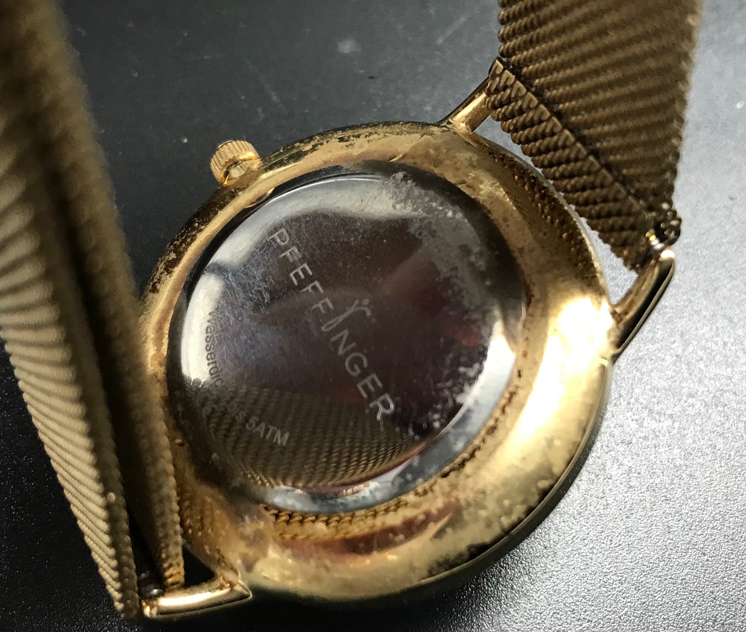 Goldene Pfeffinger Uhr