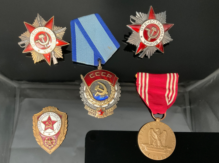 Russische/ US-Amerikanische Orden    905