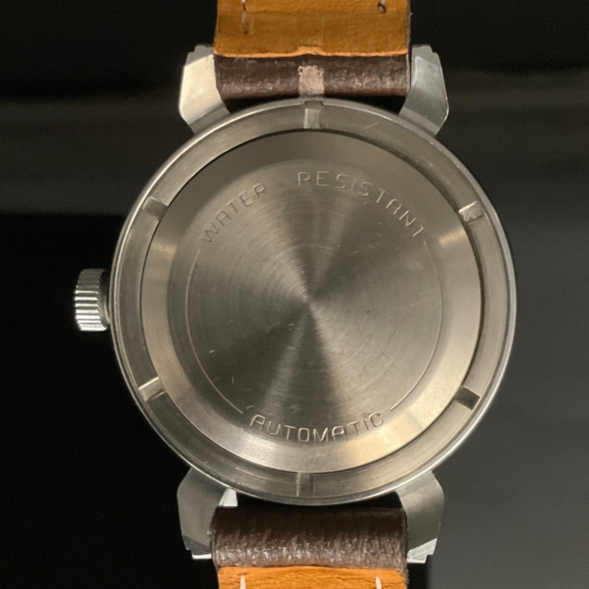 Russische Armbanduhr          905