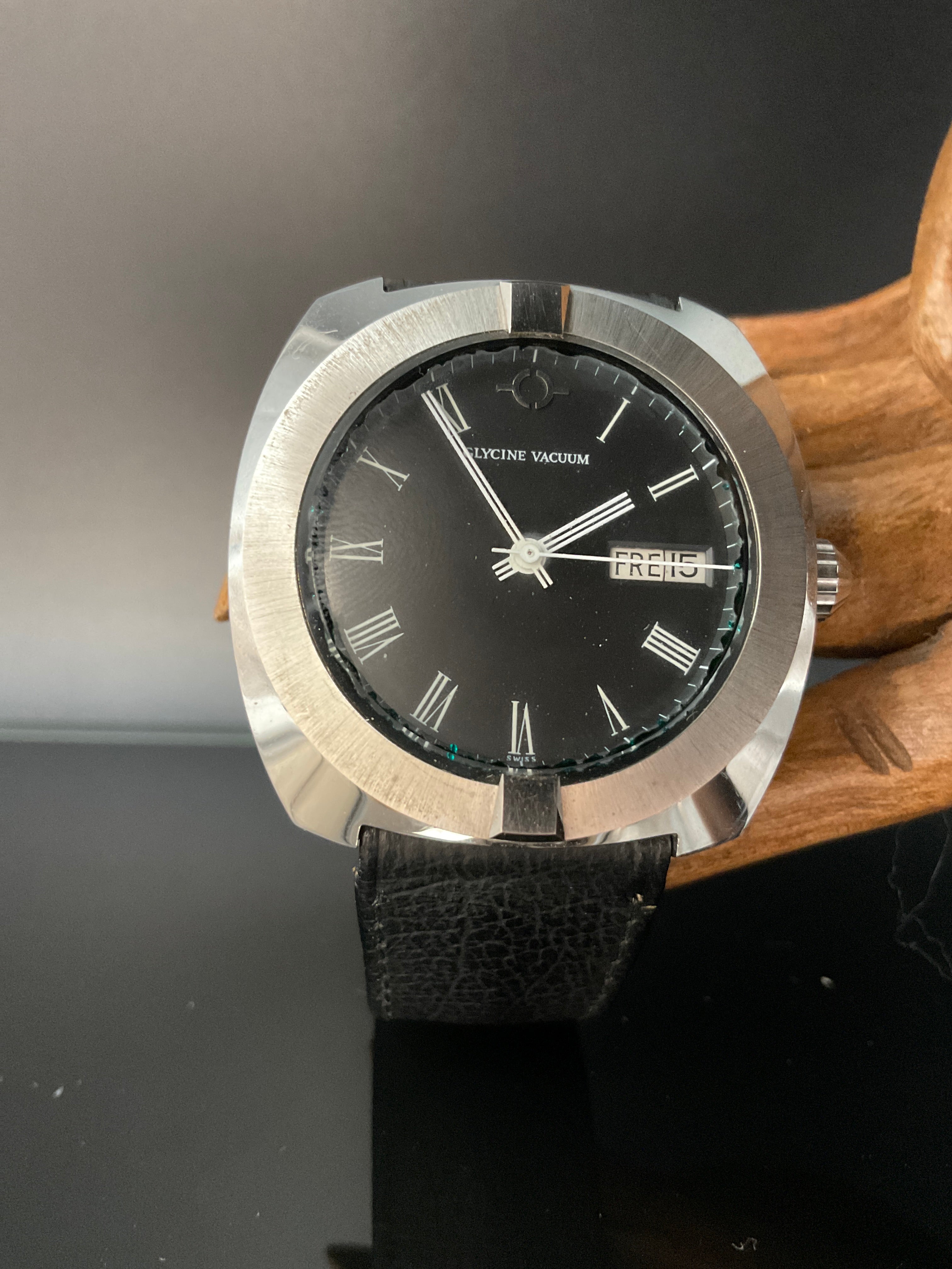Glycine Vacuum Armbanduhr 905