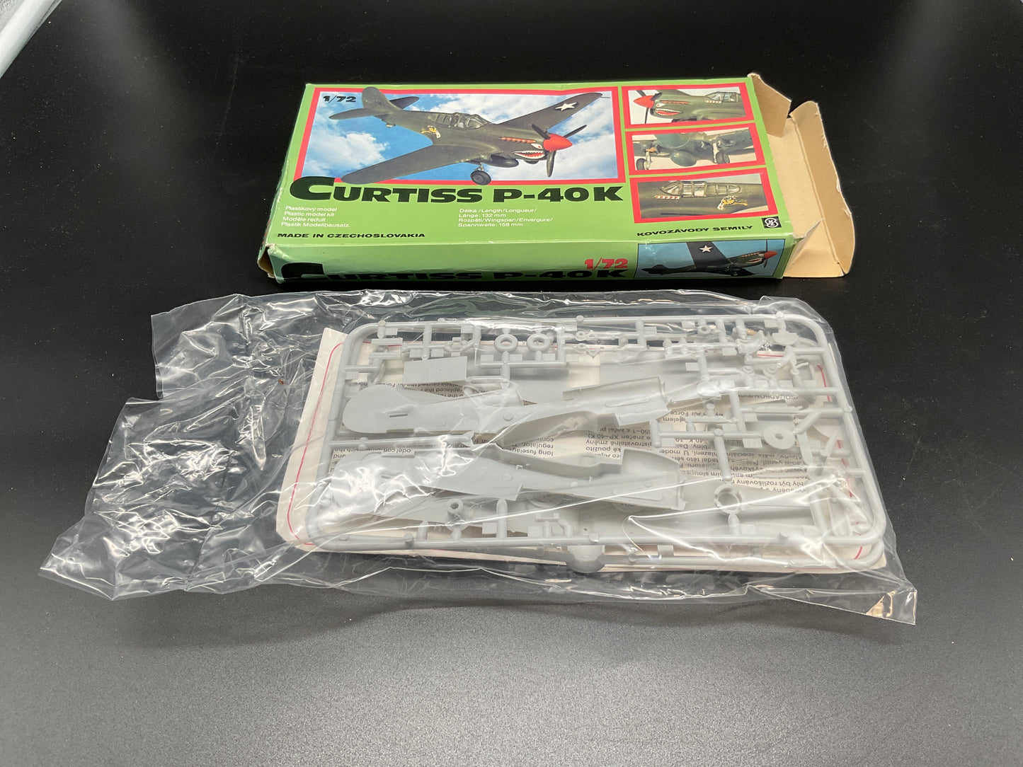 KOVOZĀVODY SEMILY Curtiss P-40K Modellbausatz