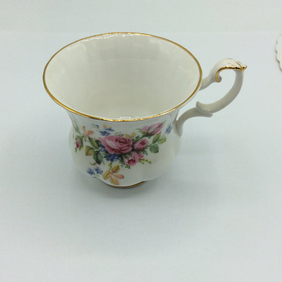 Royal Albert MOSS ROSE Kaffeegedeck 3tlg. Sammeltasse Bone China England