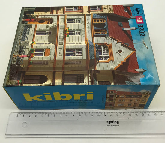 Kibri 8282 H0 Bürgerhaus mit Erker, Stadthaus mit Preiser,