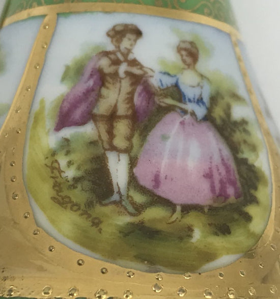 H W Karlsbader Wertarbeit Porzellan Vase, kleine Henkelvase grün mit Vergoldung