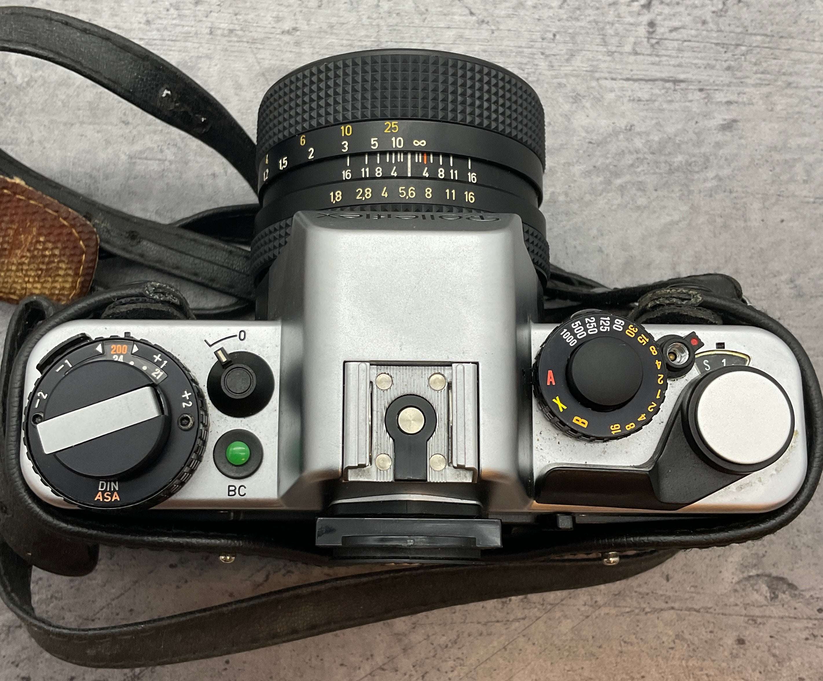 ROLLEIFLEX SL35 mit Rollei-HTF Planar 1.8/50, 1224335 mit Etui