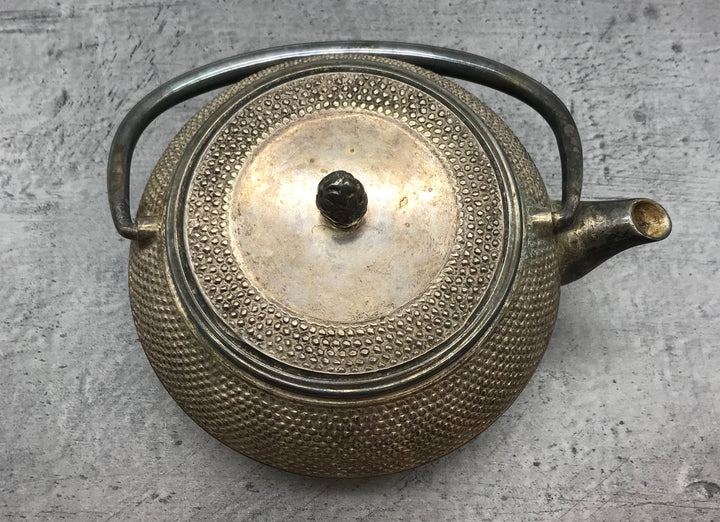 Teekanne mit Henkel, versilbert