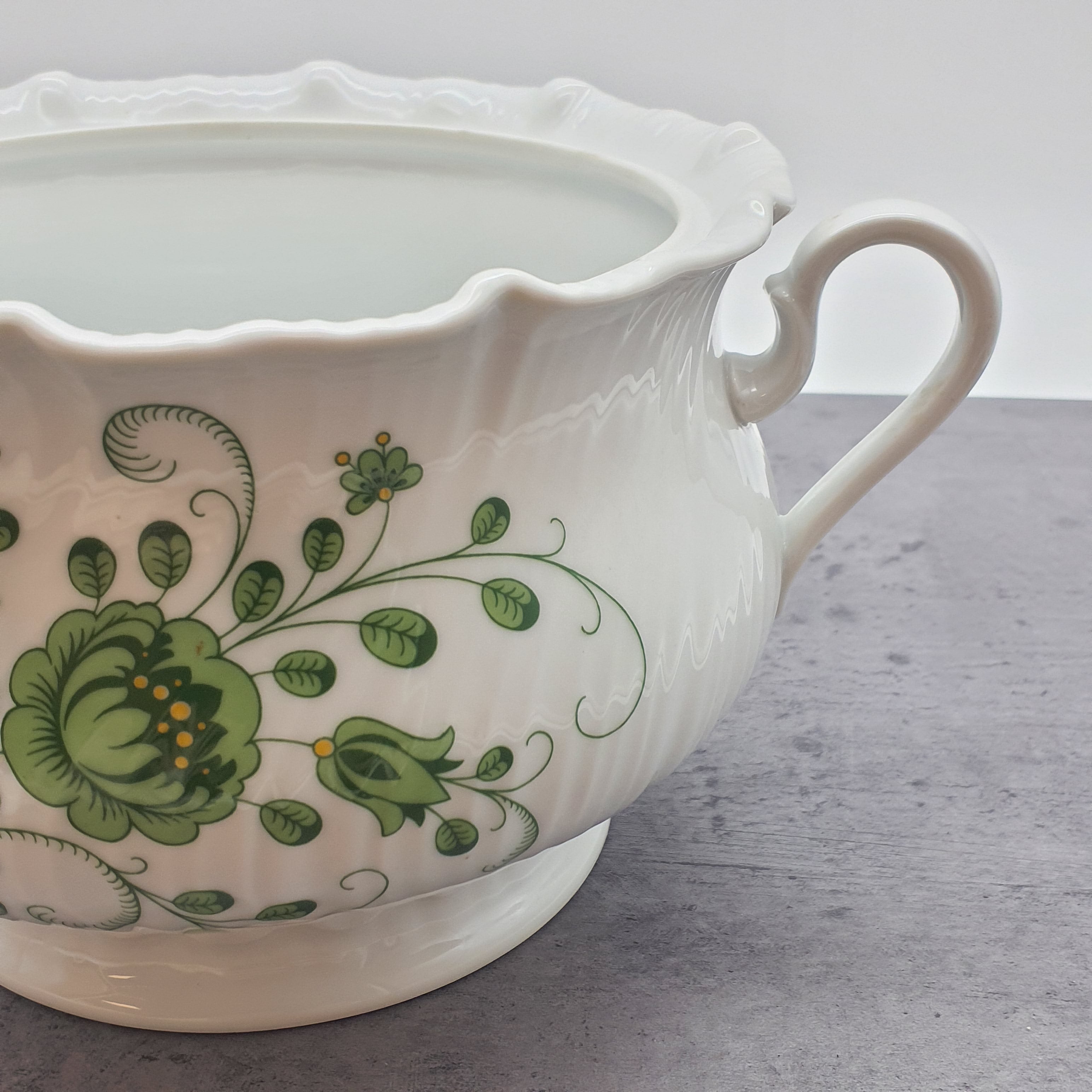 Royal Tettau Bavaria Germany Suppenterrine, große Schale mit Deckel, grünes Blumenmotiv