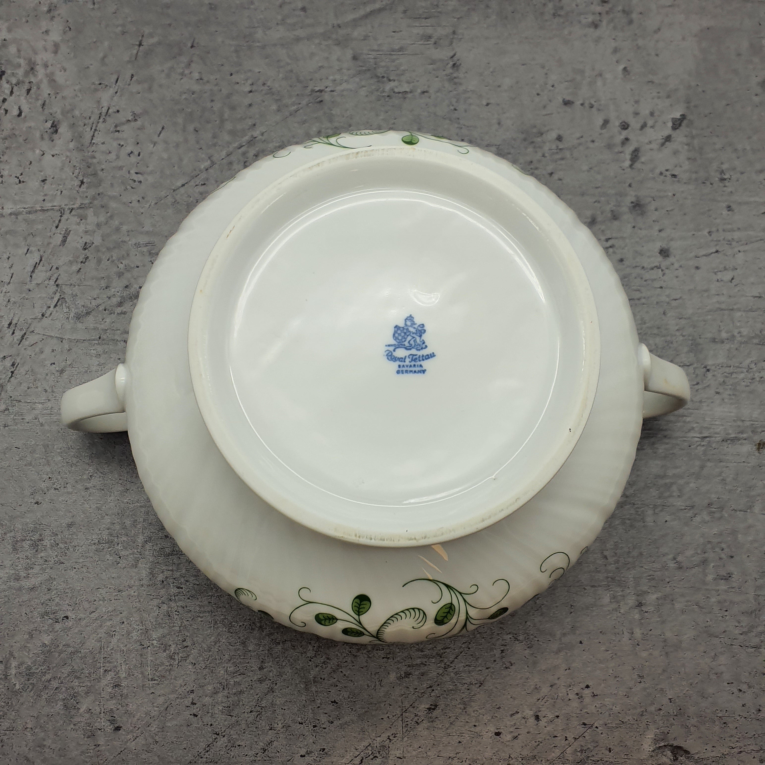Royal Tettau Bavaria Germany Suppenterrine, große Schale mit Deckel, grünes Blumenmotiv