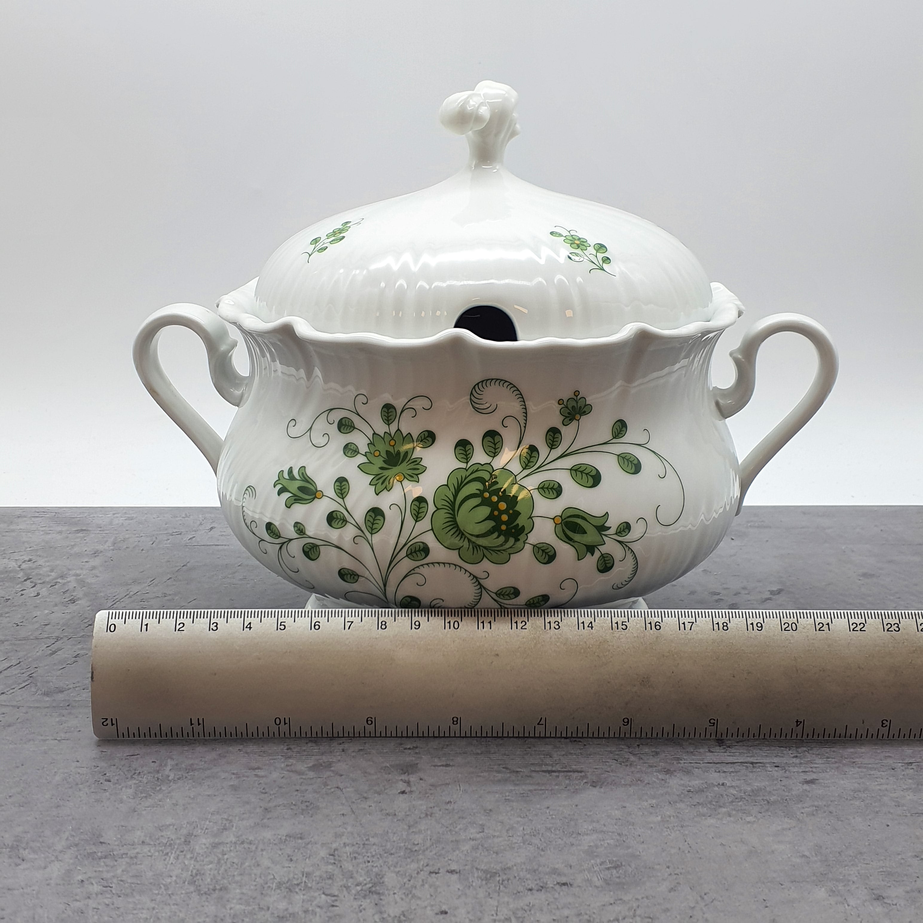 Royal Tettau Bavaria Germany Suppenterrine, große Schale mit Deckel, grünes Blumenmotiv