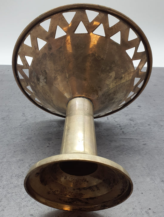 silberfarbener Kerzenständer - Kerzenleuchter, Messing, mit Muster