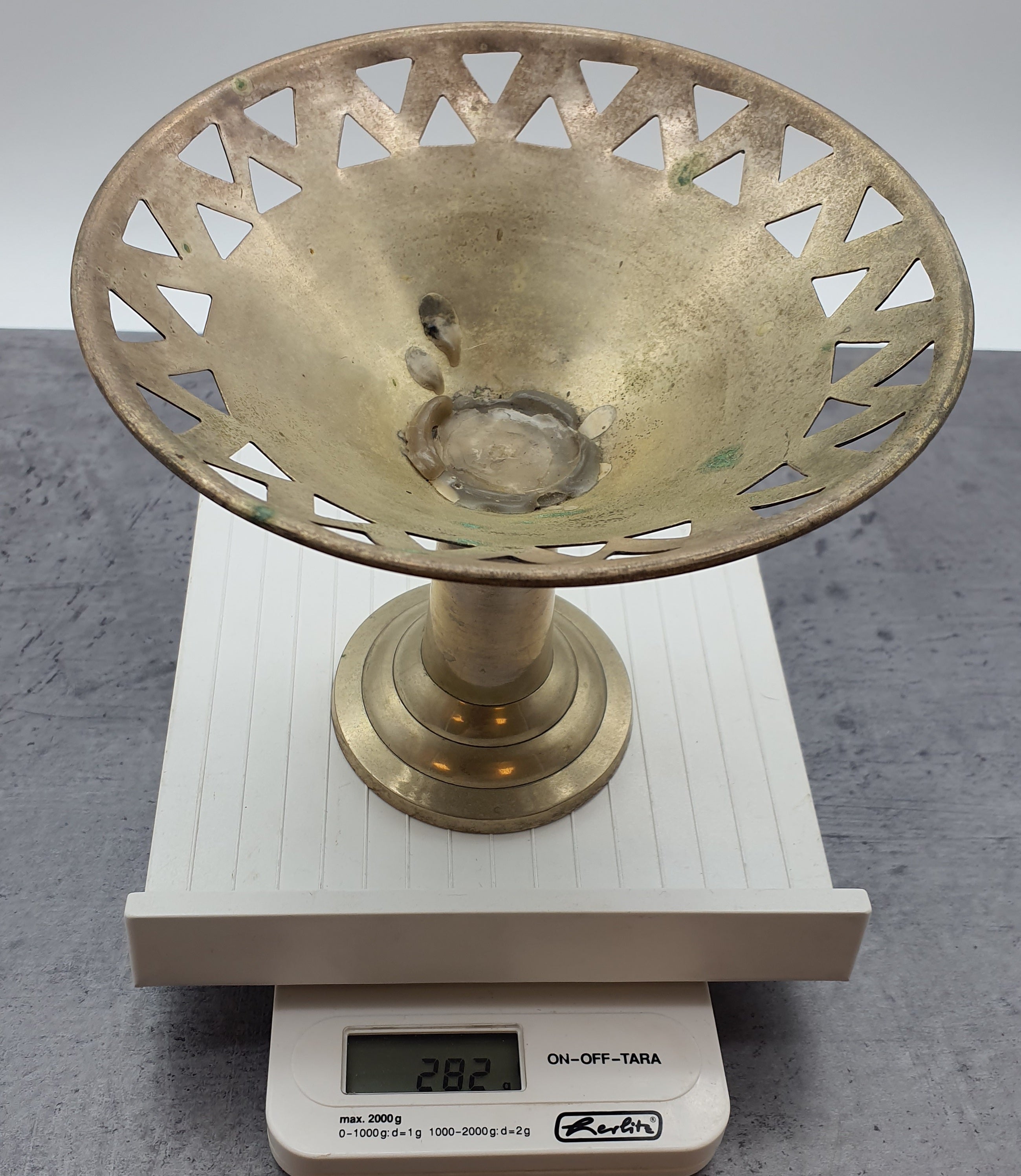 silberfarbener Kerzenständer - Kerzenleuchter, Messing, mit Muster