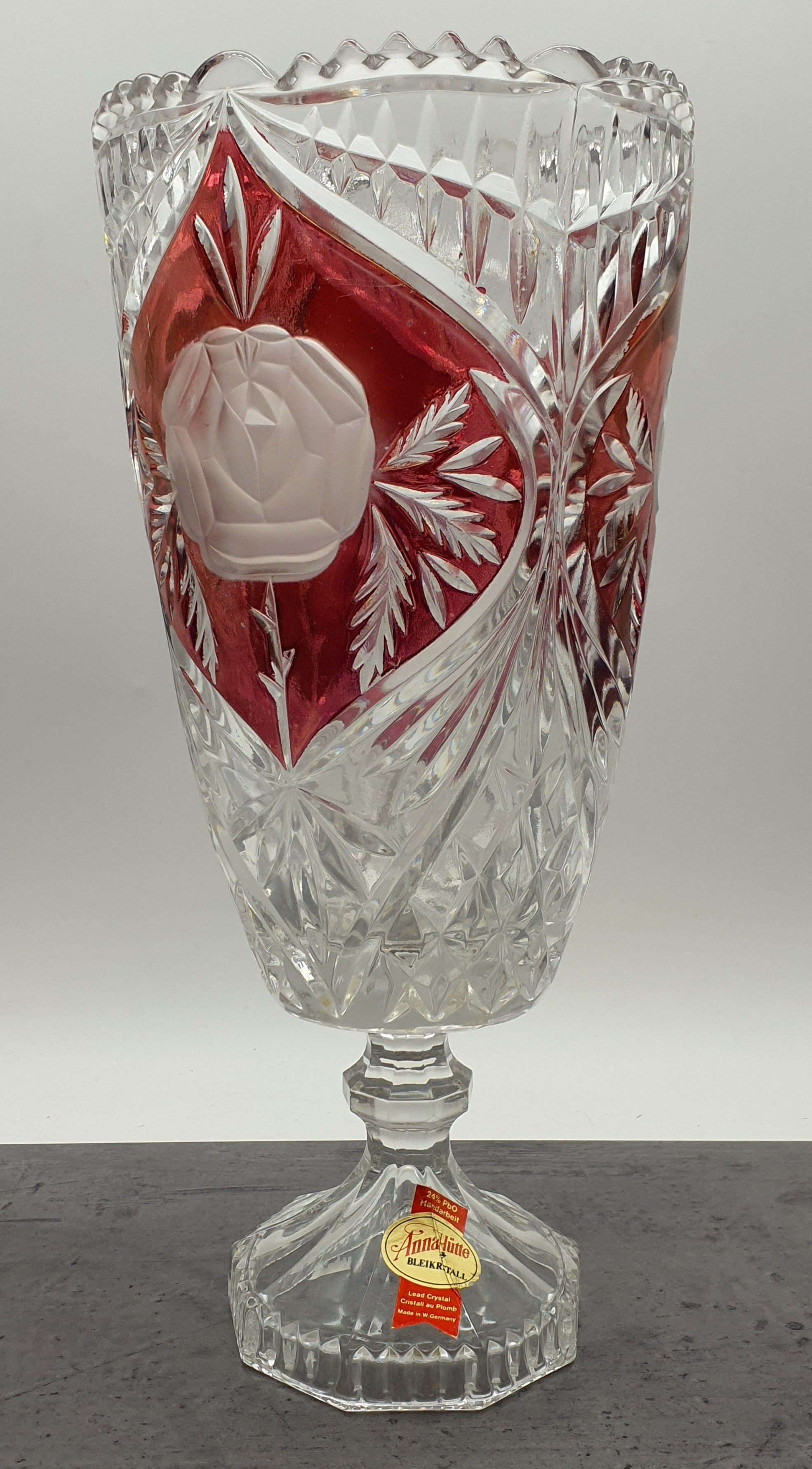 Blumen Vase aus Glas mit Podest "Anna Hütte"Bleikristall, rotes Blumenmotiv