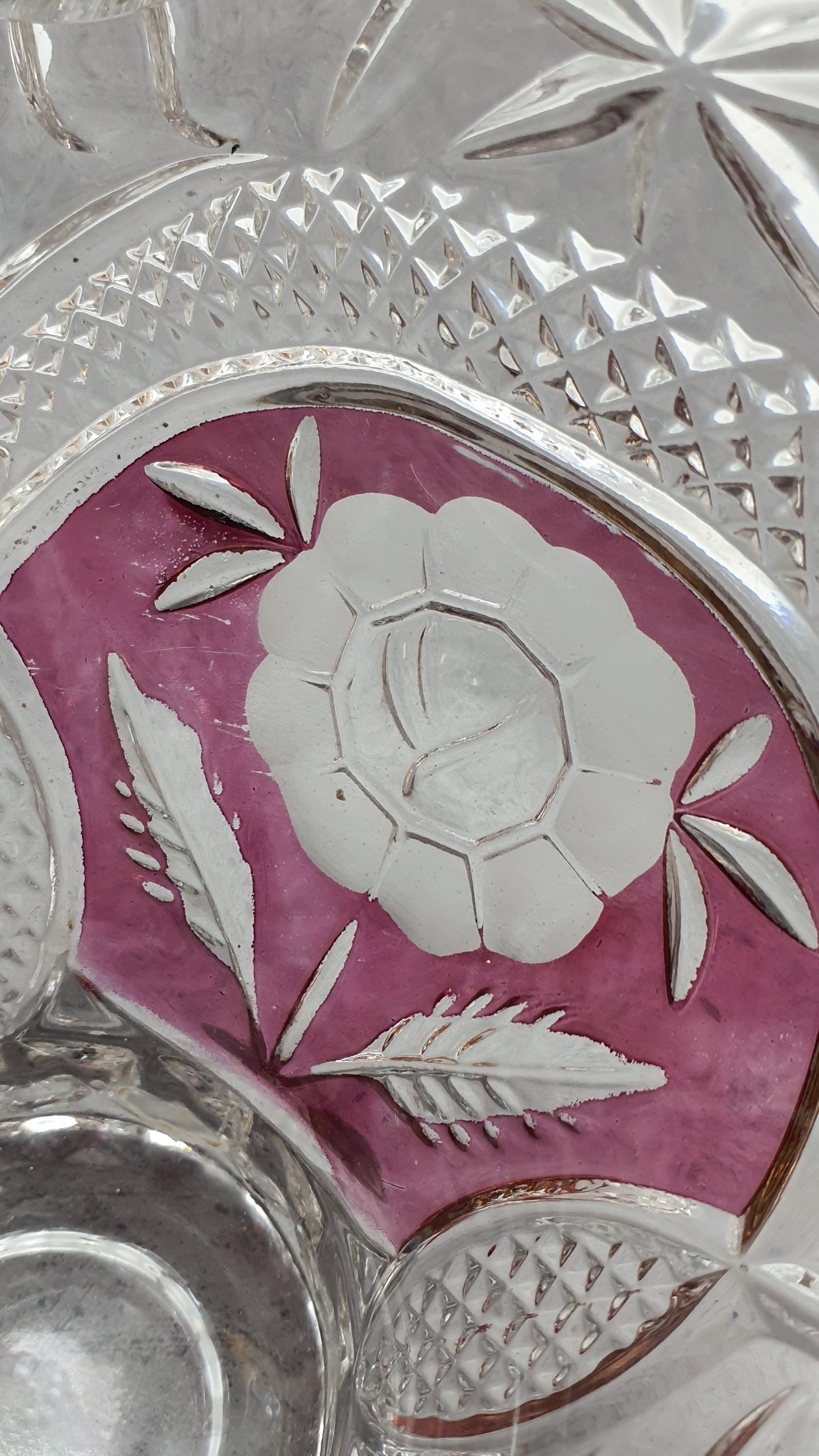 Gebäckschale-Konfektschale mit Griff/Henkel aus Glas"Anna Hütte"Bleikristall-Blumenmotiv, rot