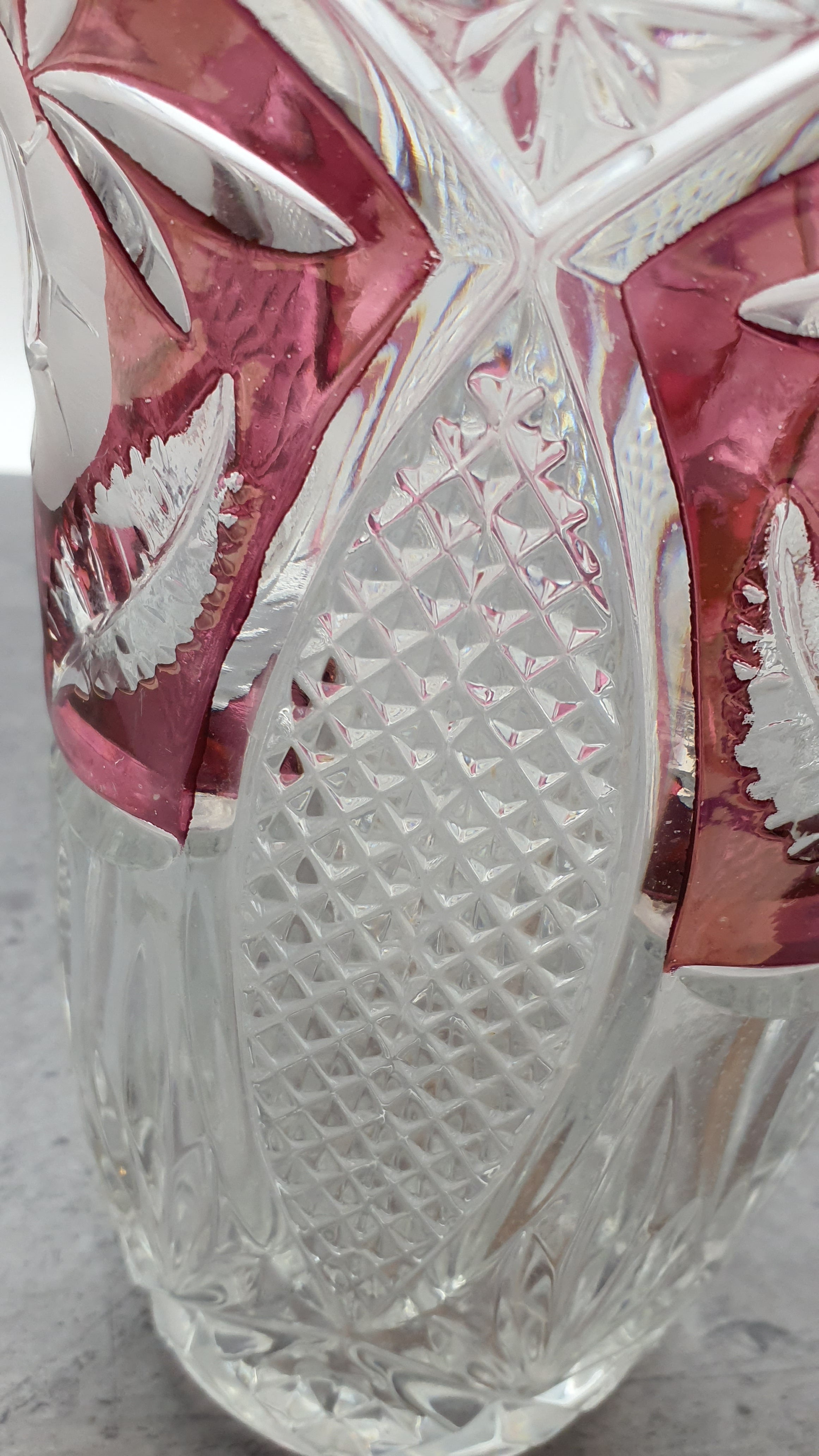 Blumen Vase aus Glas"Anna Hütte" Bleikristall-Blumenmotiv, rot