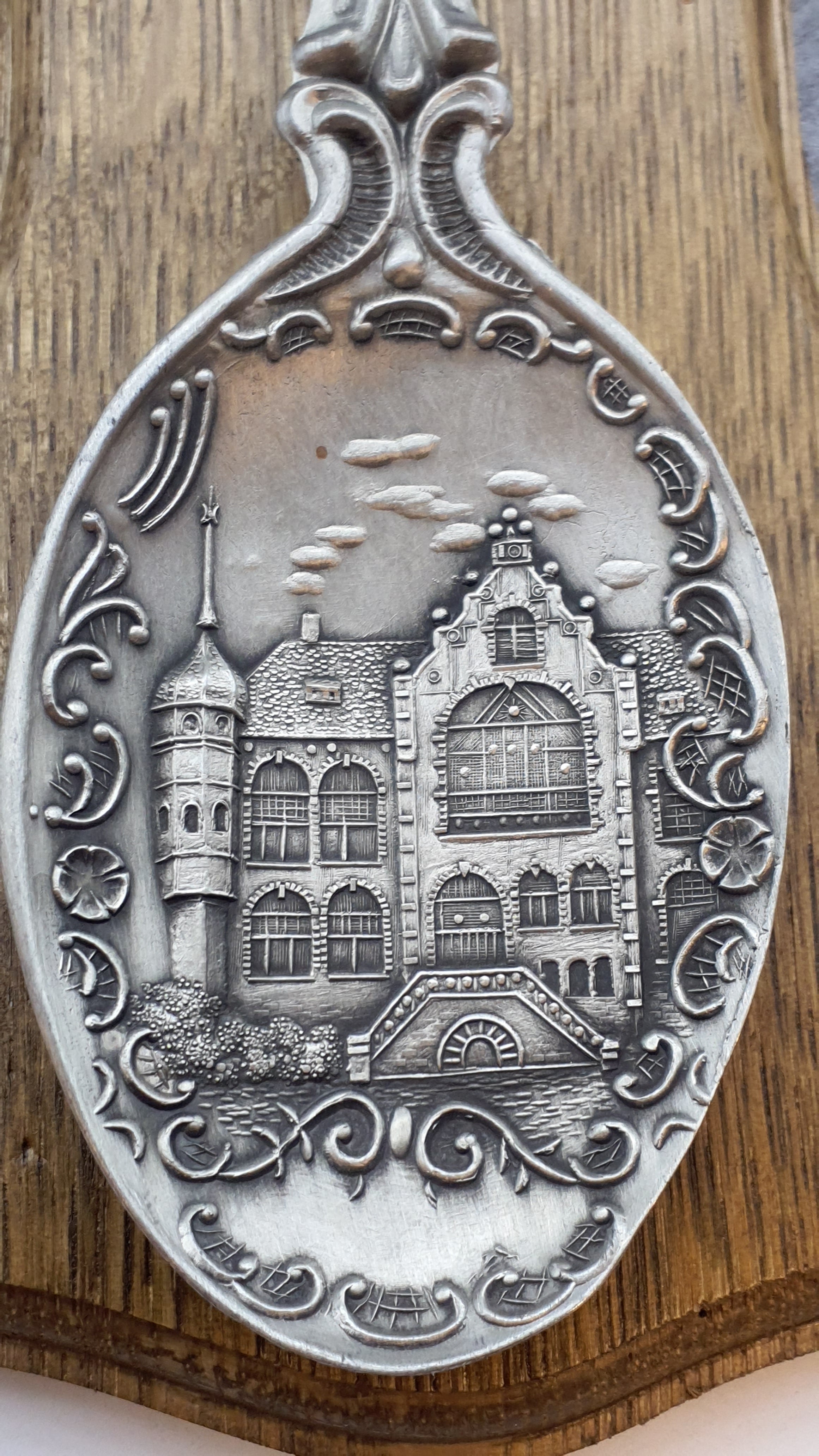 Frieling Zinn Jahreslöffel 1986 mit Holzbrett - Sammellöffel