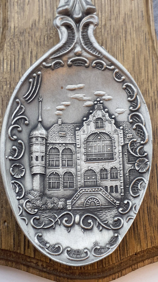 Frieling Zinn Jahreslöffel 1986 mit Holzbrett - Sammellöffel