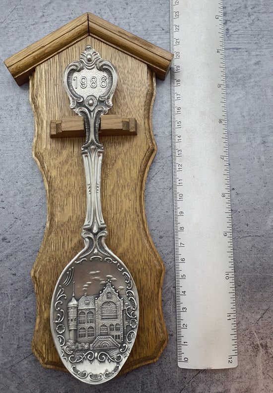 Frieling Zinn Jahreslöffel 1986 mit Holzbrett - Sammellöffel