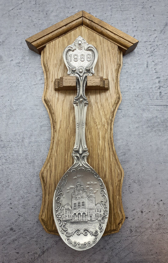 Frieling Zinn Jahreslöffel 1988 mit Holzbrett - Sammellöffel