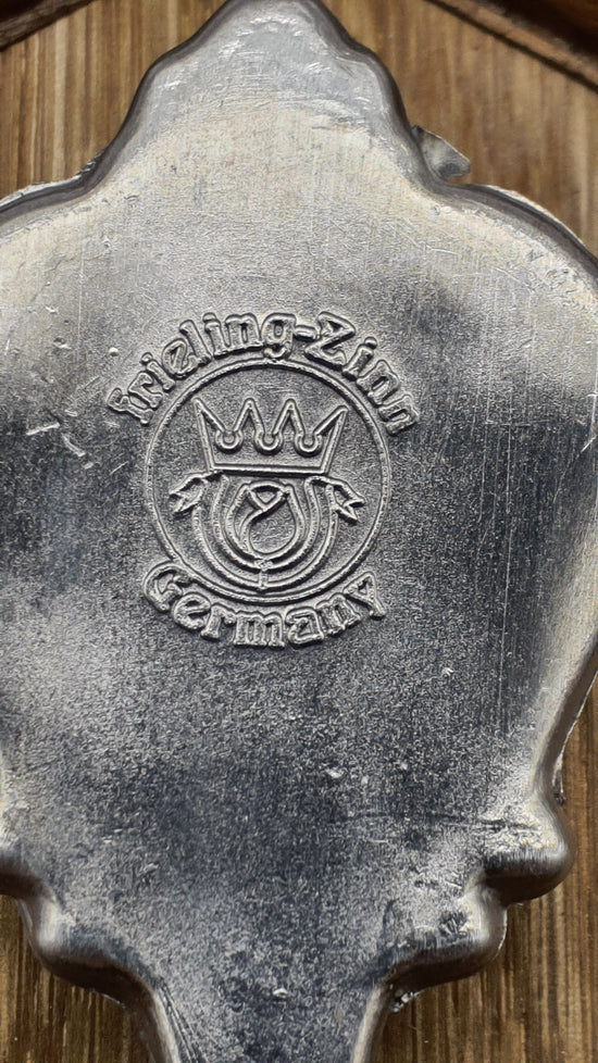 Frieling Zinn Jahreslöffel 1988 mit Holzbrett - Sammellöffel