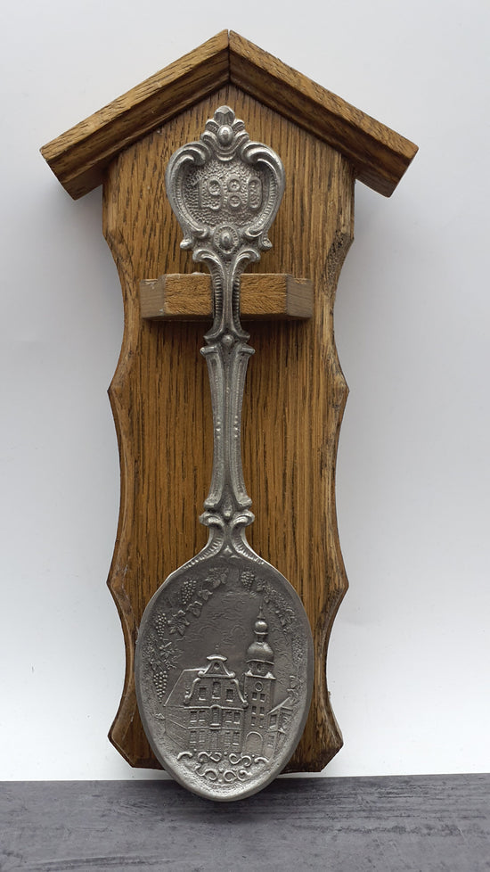 Frieling Zinn Jahreslöffel 1980 mit Holzbrett - Sammellöffel