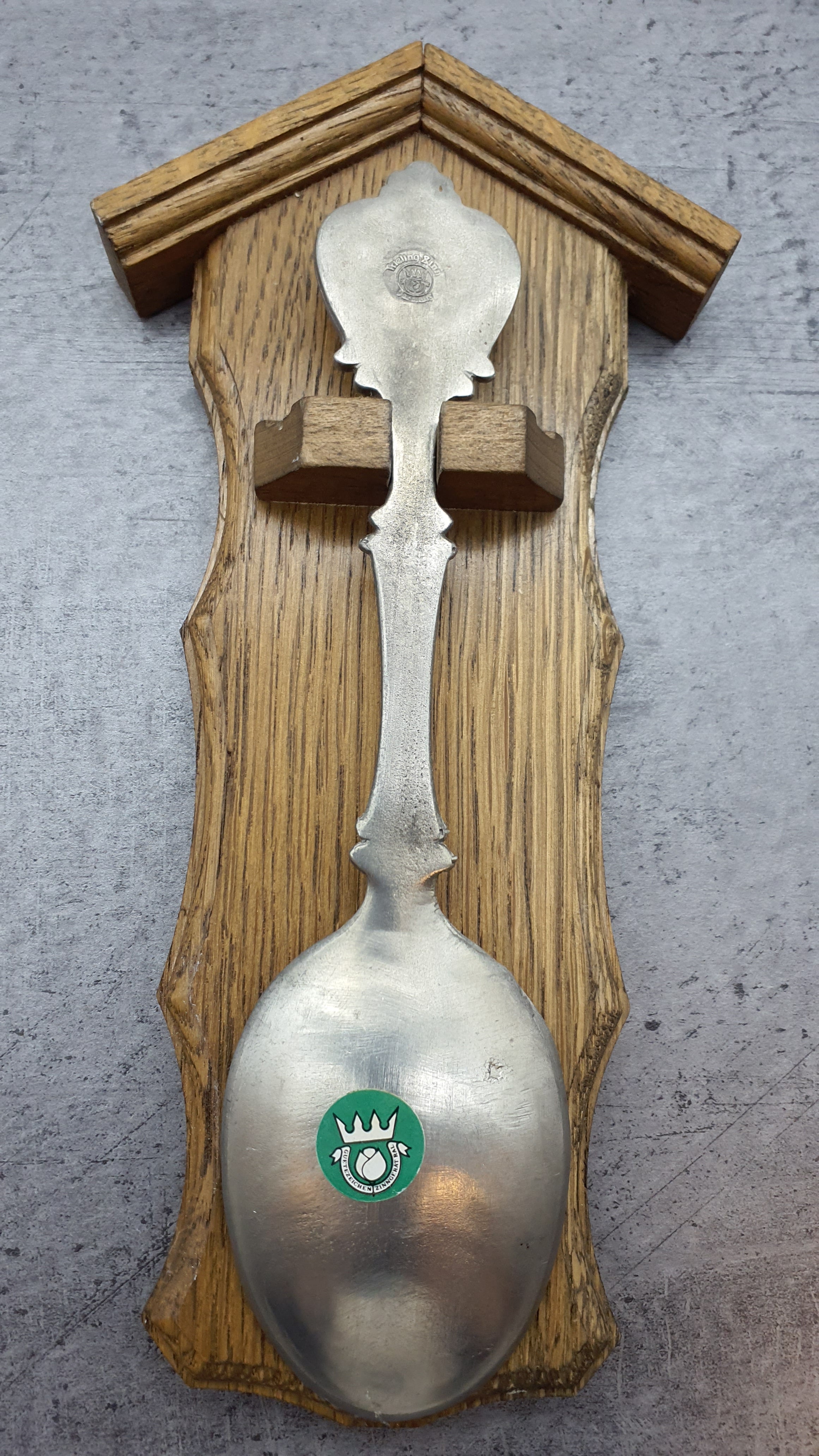 Frieling Zinn Jahreslöffel 1980 mit Holzbrett - Sammellöffel