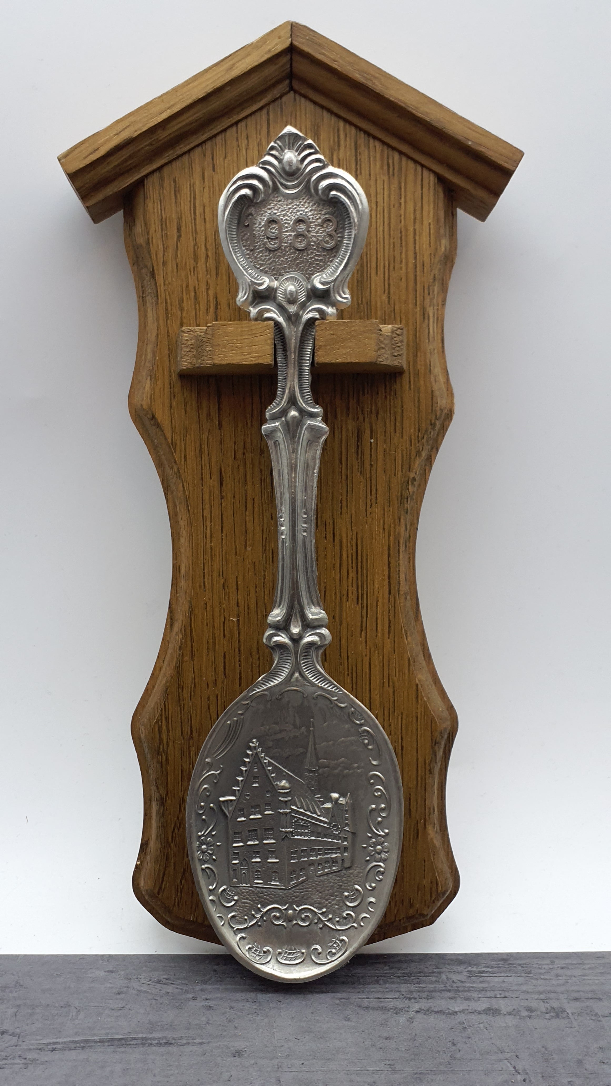 Frieling Zinn Jahreslöffel 1983 mit Holzbrett - Sammellöffel