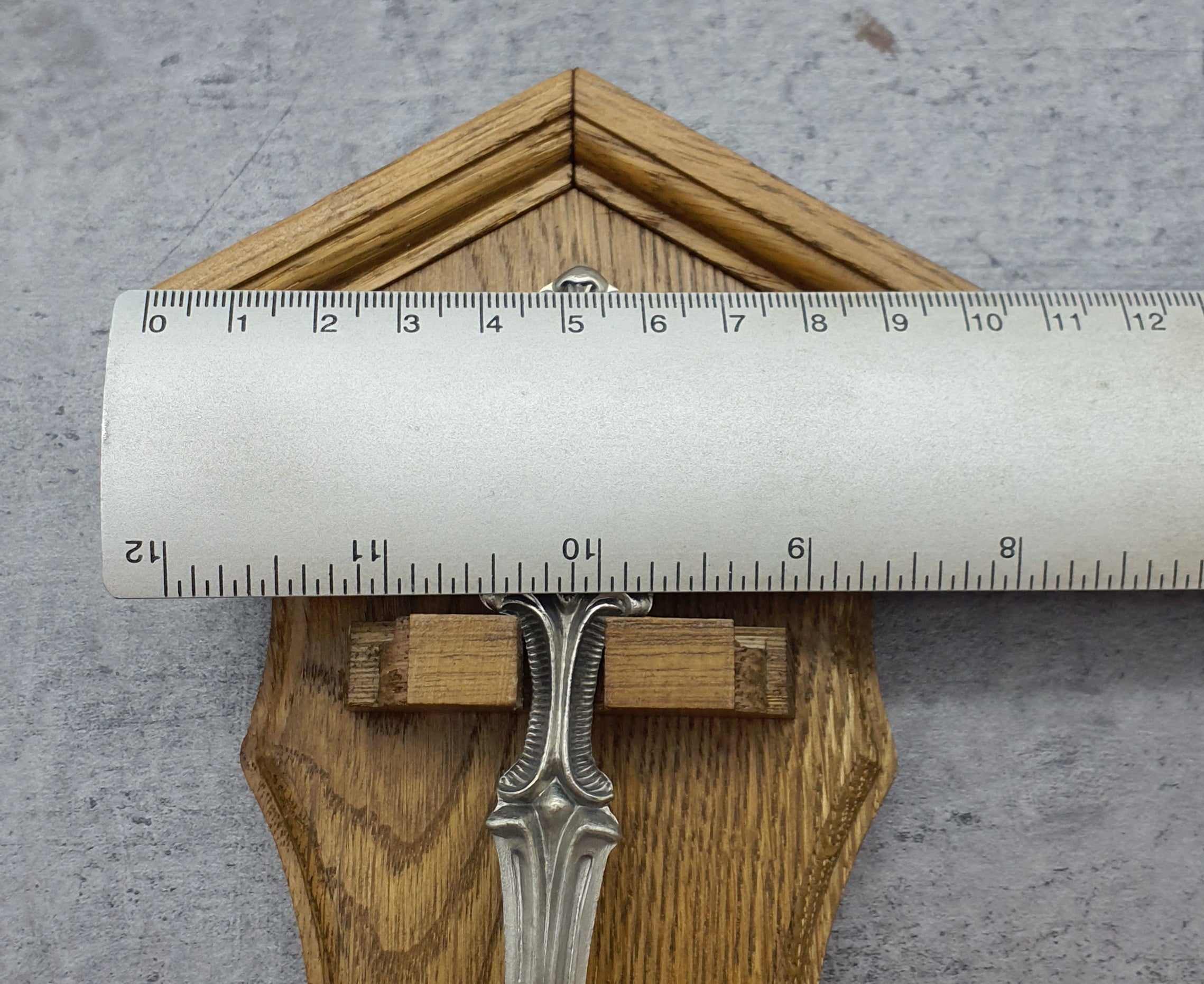 Frieling Zinn Jahreslöffel 1984 mit Holzbrett - Sammellöffel