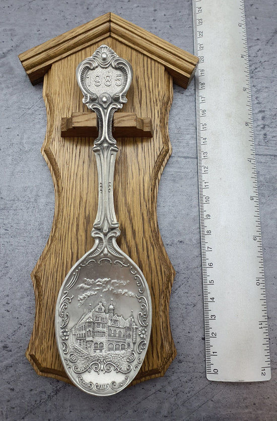 Frieling Zinn Jahreslöffel 1985 mit Holzbrett - Sammellöffel