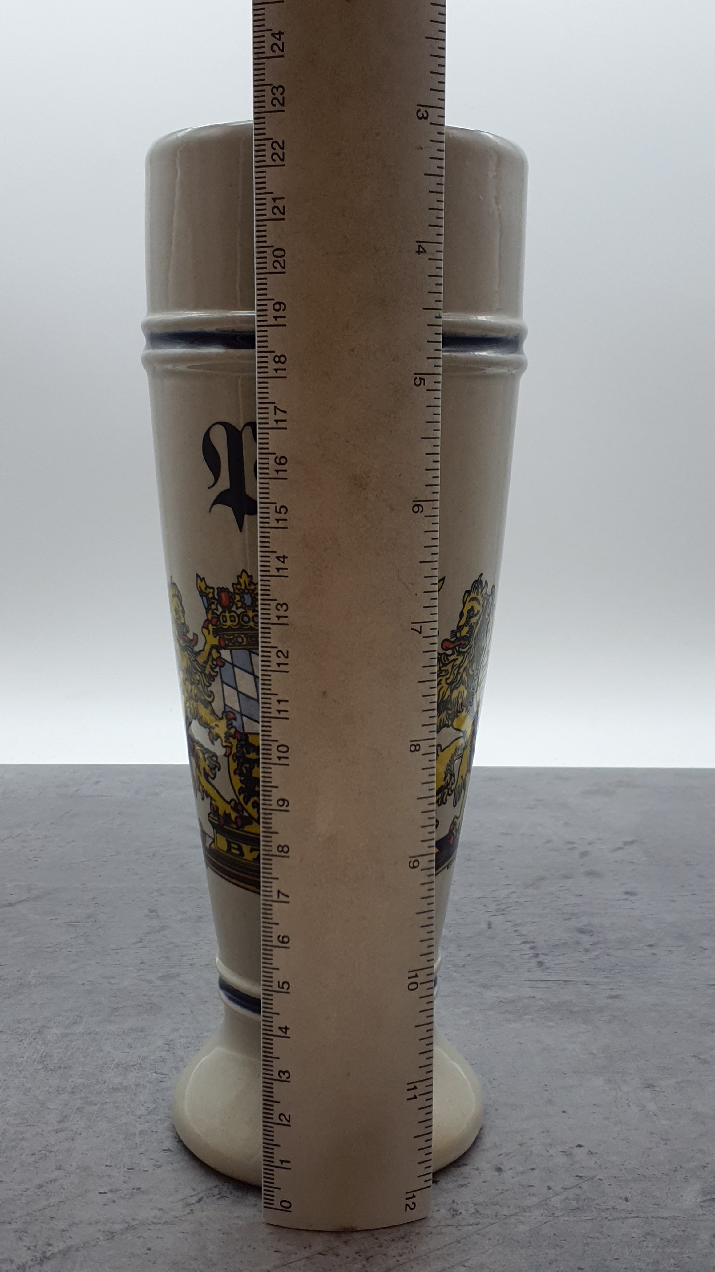 Porzellan Bierkrug, Bayernwappen, Original King 3, grau