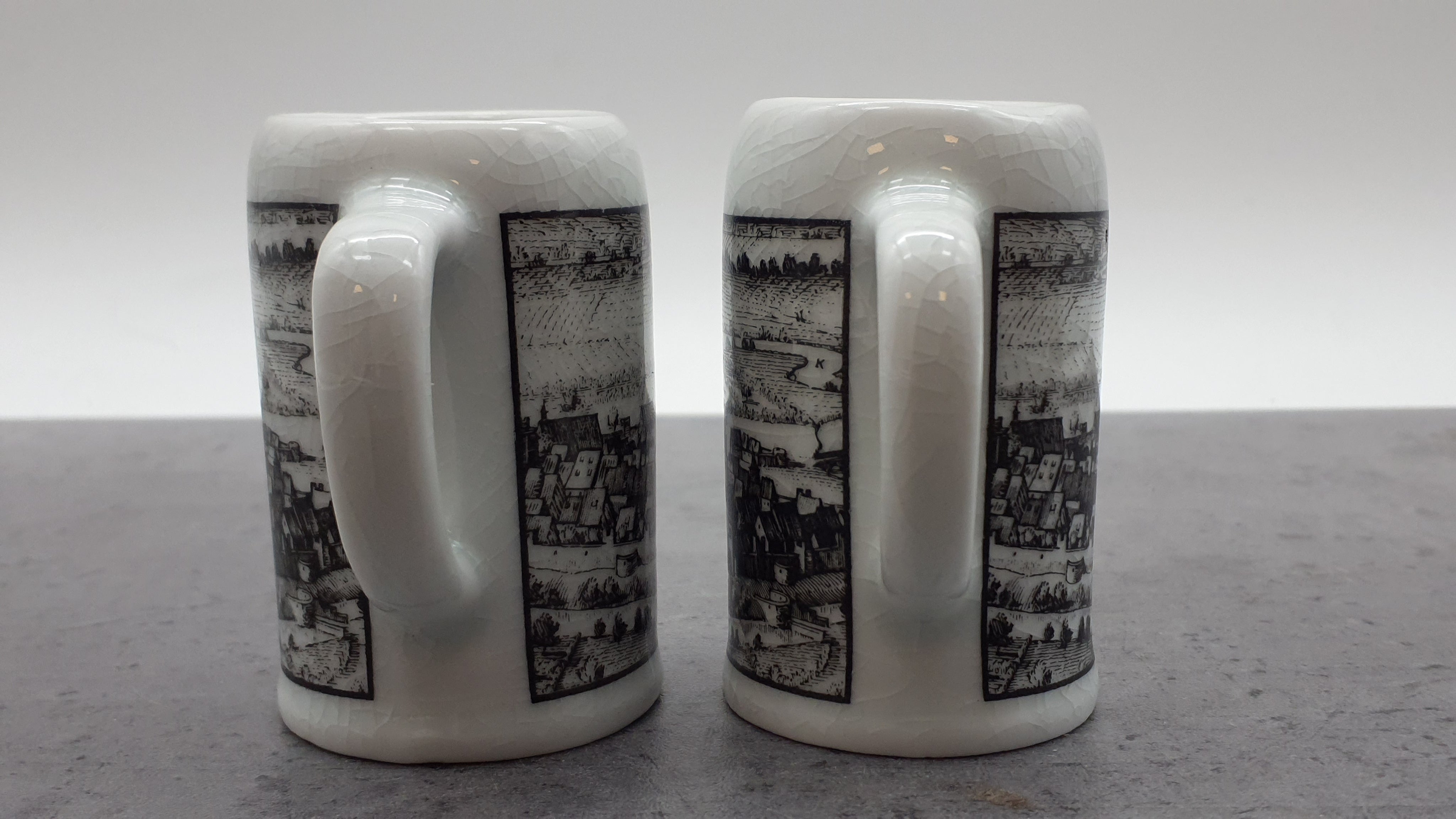 2x Porzellan Sammlertasse mit Henkel, Motiv Northeim, Altenkunstadt Germany, schwarz-weiß