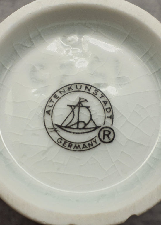 2x Porzellan Sammlertasse mit Henkel, Motiv Northeim, Altenkunstadt Germany, schwarz-weiß