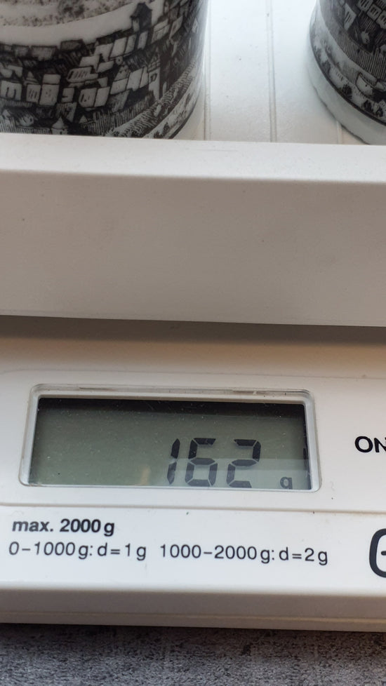 2x Porzellan Sammlertasse mit Henkel, Motiv Northeim, Altenkunstadt Germany, schwarz-weiß