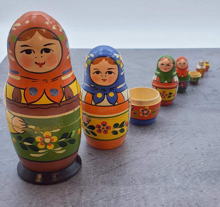 Russische Matroschka Babuschka Holzpuppe Russin, unvollständig