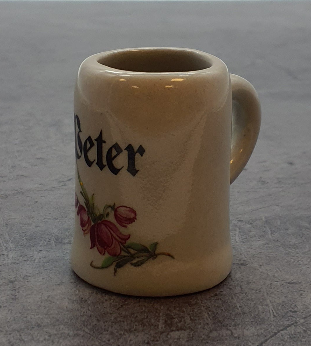 kleiner Porzellan Bierkrug, Blumenmotiv